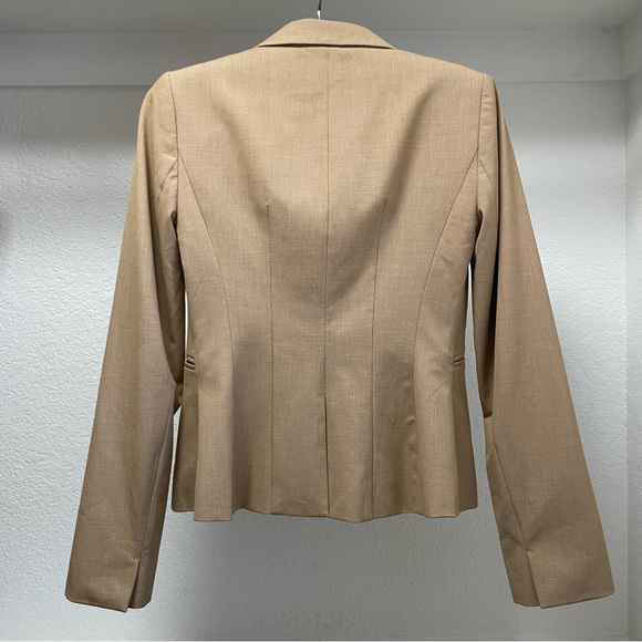 The Limited Collection Lightweight One Button Blazer in Camel Sz 0 - Picture 4 of 8